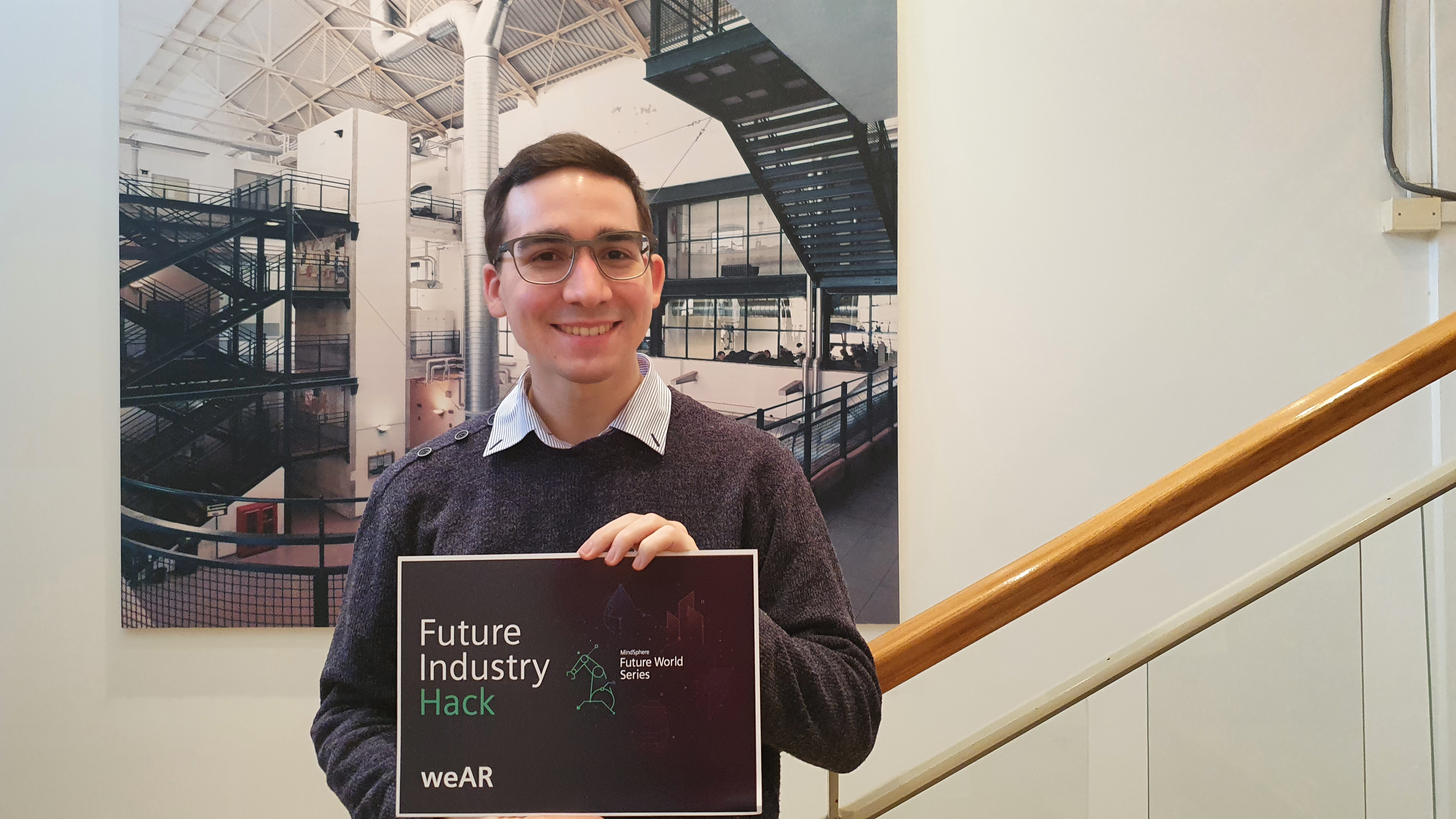 Giovanni Turri, laureato in Ingegneria elettronica per l’ICT al DE, vince con weAR S.r.l. la Future Industry Hack di Siemens a Dubai